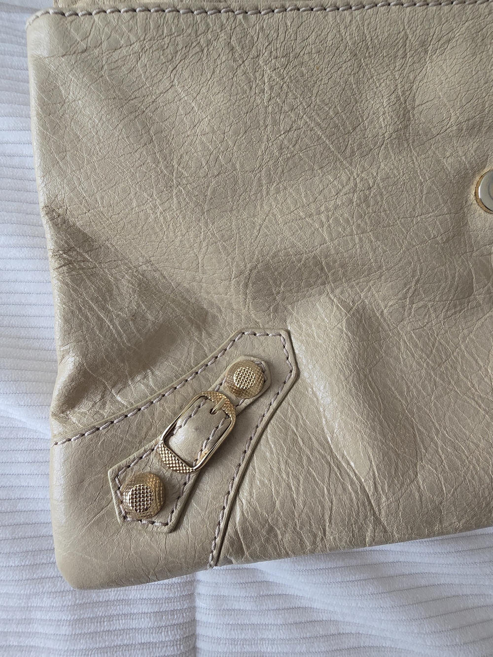 Balenciaga Beige Leather Fold-Over Clutch with Gold Hardware - Picture 7 of 7